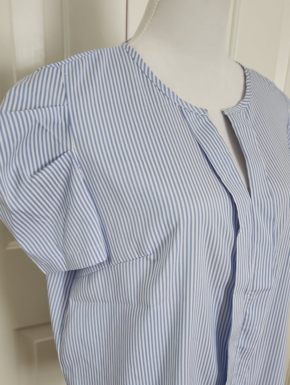 SHEIN Blue & White Pinstripe Split-Neck Cap Sleeve Blouse - Picture 2 of 4